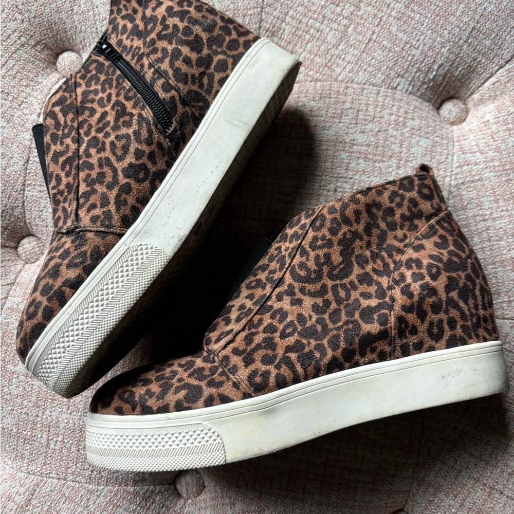 Arizona wedge booties